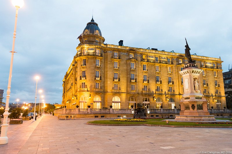 20160601_215429 D4S.jpg - Hotel Maria Cristina at night, San Sebastion